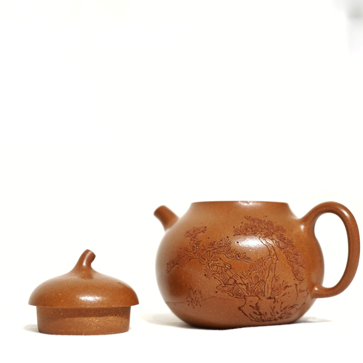 “The Pine ” Handcraft Chinese Yixing Clay Teapot -200ml