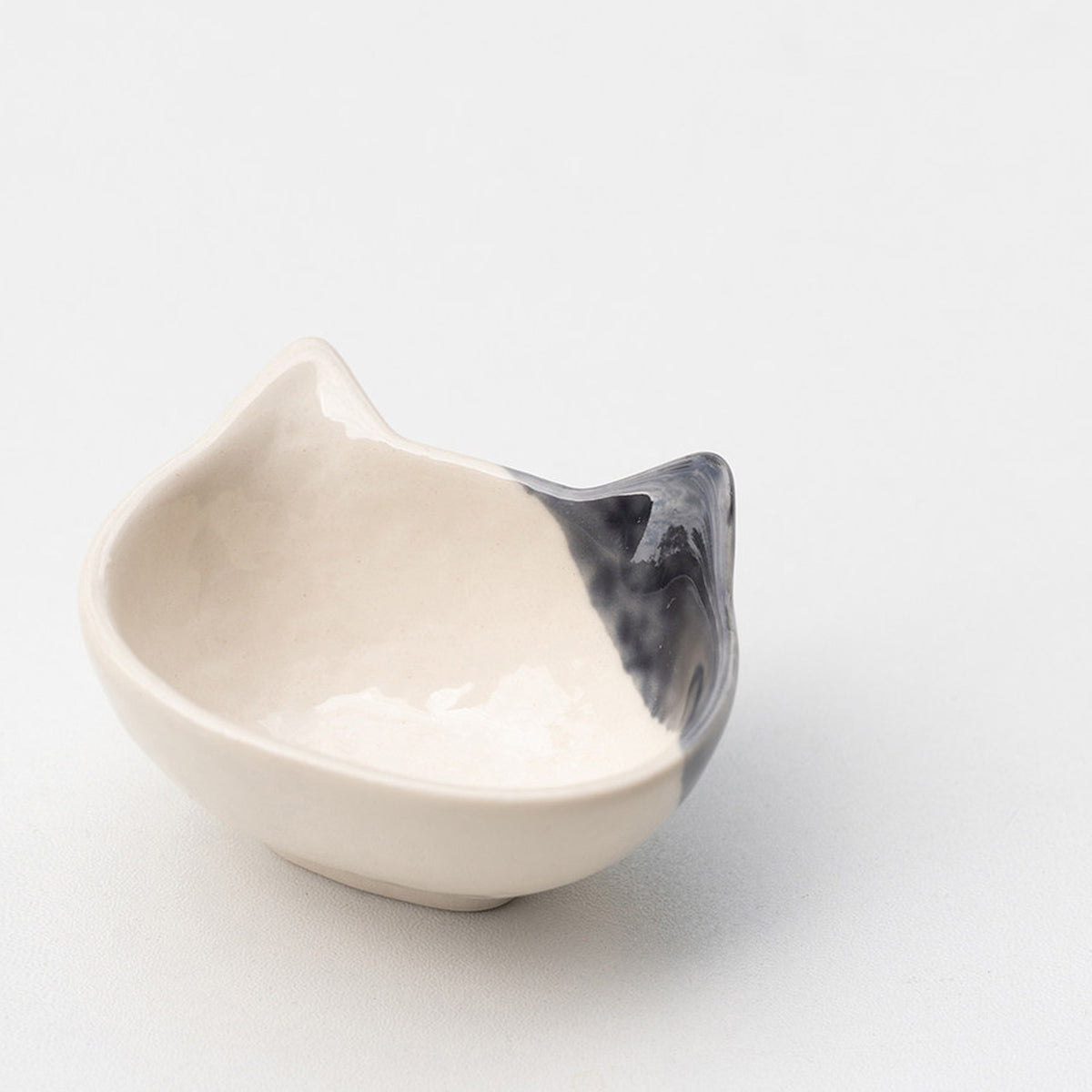 Speckled ear cat mini dish with black ears, 5.6 cm